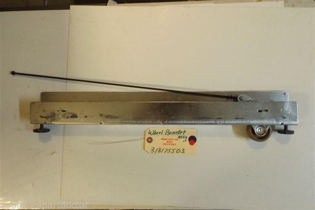 KENMORE STOVE 318302400 318175503 318147811 318298410 Wheel bracet LHS KENMORE STOVE 318302400 318175503 318147811 318298410 Wheel bracet LHS